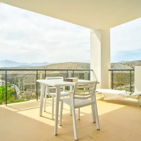 Acosta Vistas Al Mar Y Golf شقة إِستيبونا